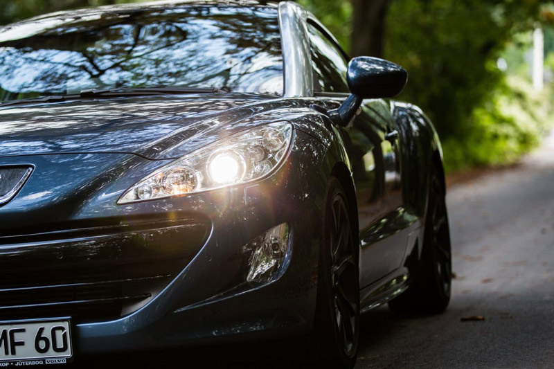 Peugeot fotografiert